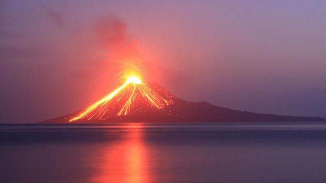 krakatau view selat sunda